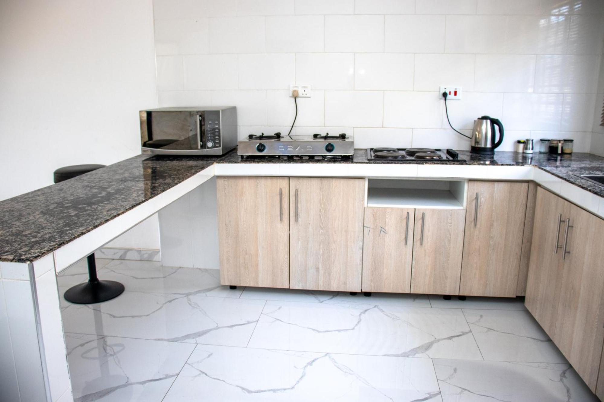 Lowin Suites-One-Bed Apartments ลุซากา ภายนอก รูปภาพ